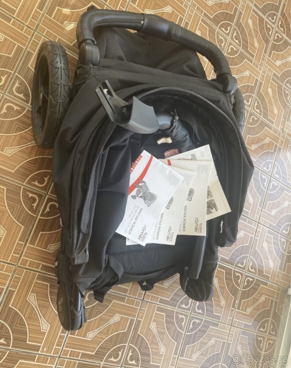 Britax b motin 4+,málo používaný,neponiceny.
