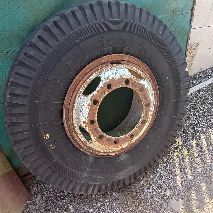 Pneu KAMA 12.00 R20
