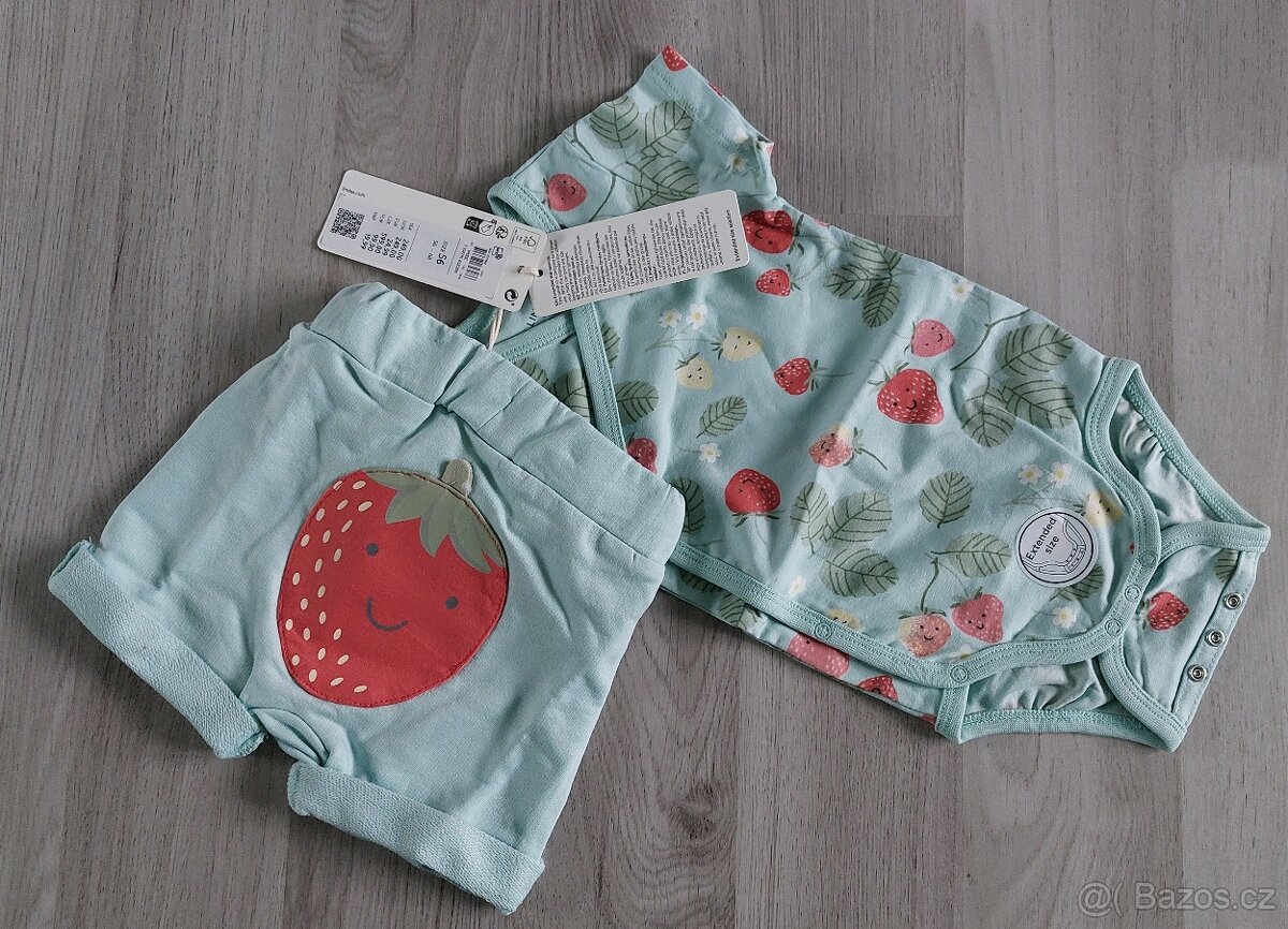 Nový letní set s jahůdkama vel. 56