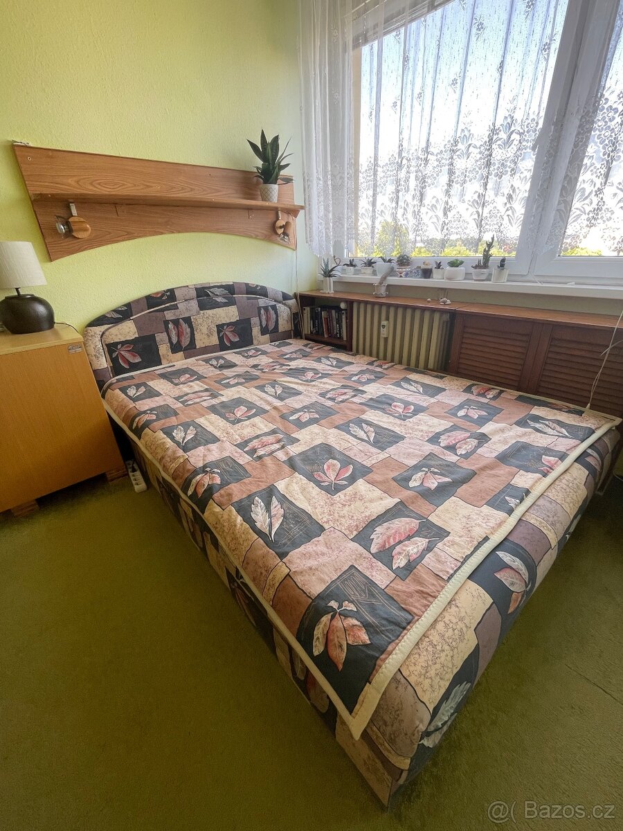 Postel s úložným prostorem 140x200