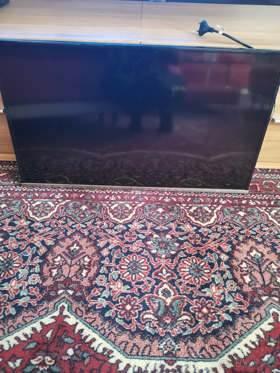 SAMSUNG 82CM