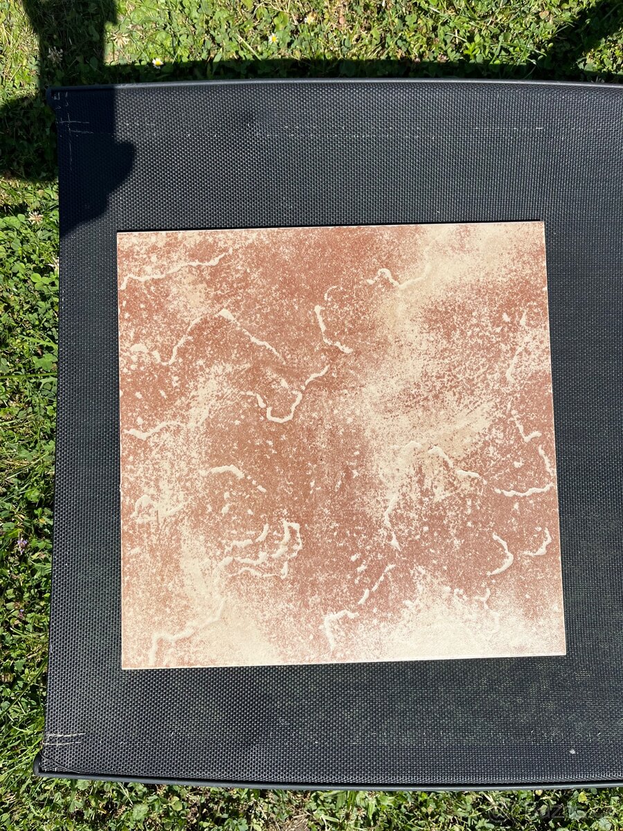 Dlažba 333x333x8