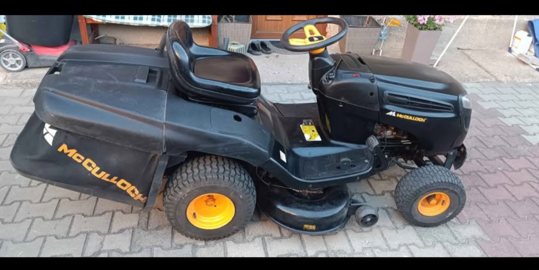 Zahradní traktůrek