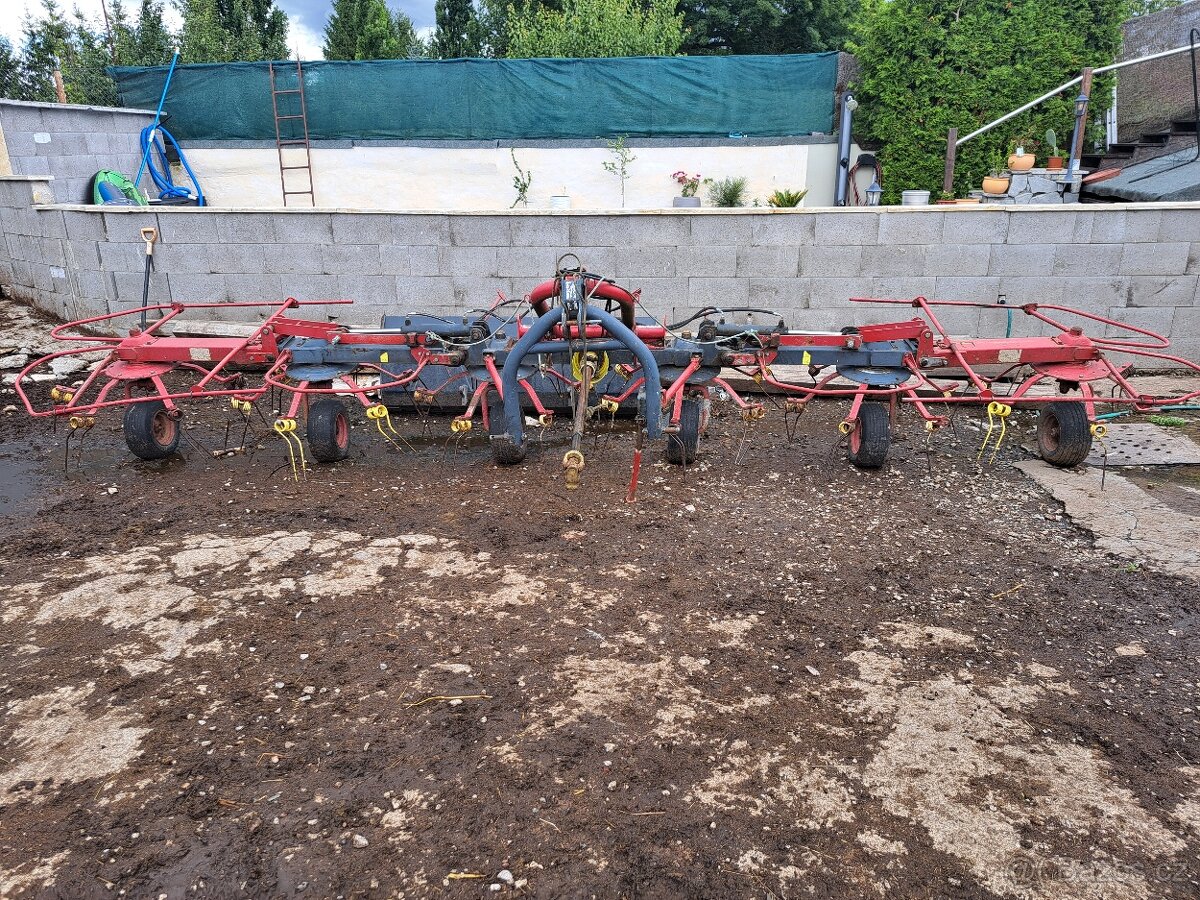 Obraceč sena OZ-676