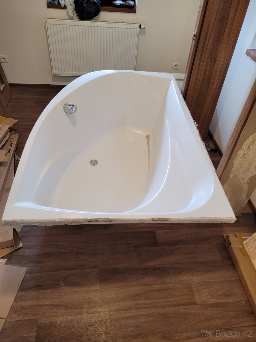 Akrylátová rohová vana