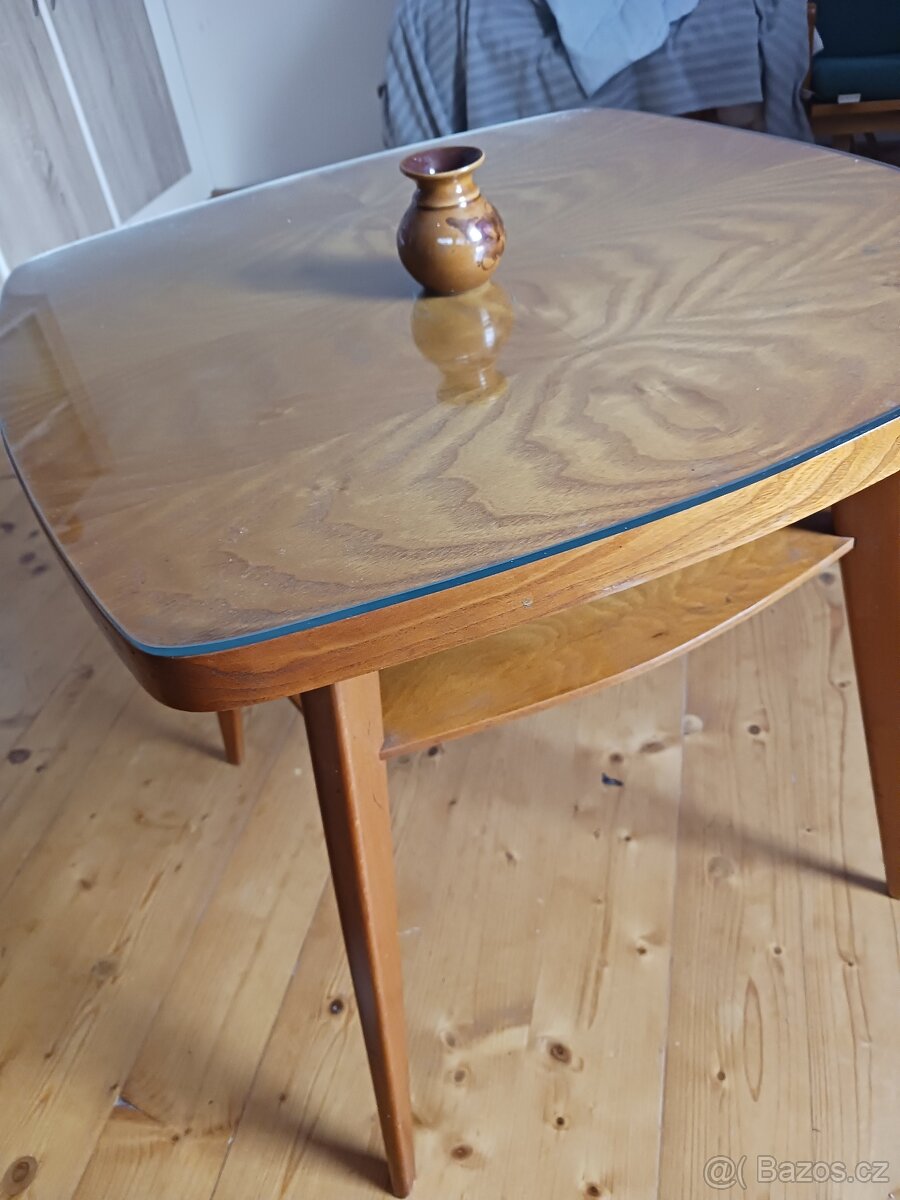 KÁVOVÝ STOLEK-KRÁSNÝ A KVALITNÍ