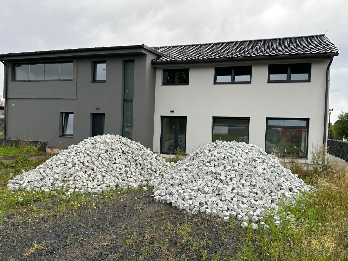 Žulové dlažební kostky