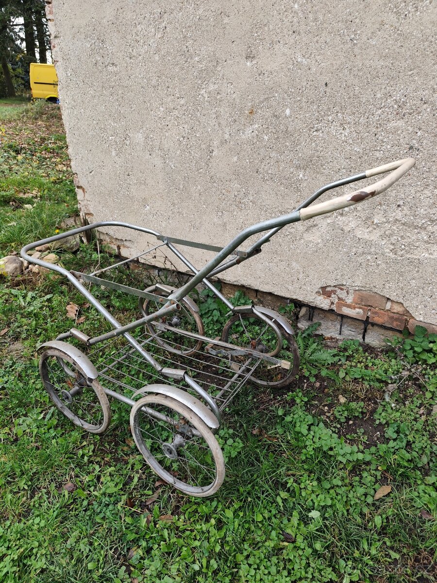 Podvozek pro kočárek Liberta