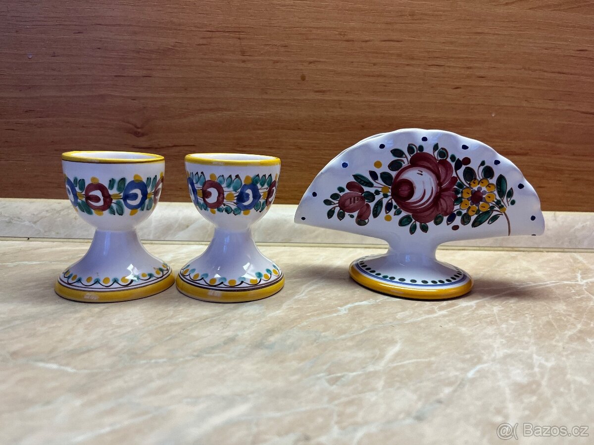 Stojánky na vajíčka a na ubrousky Tupeská keramika