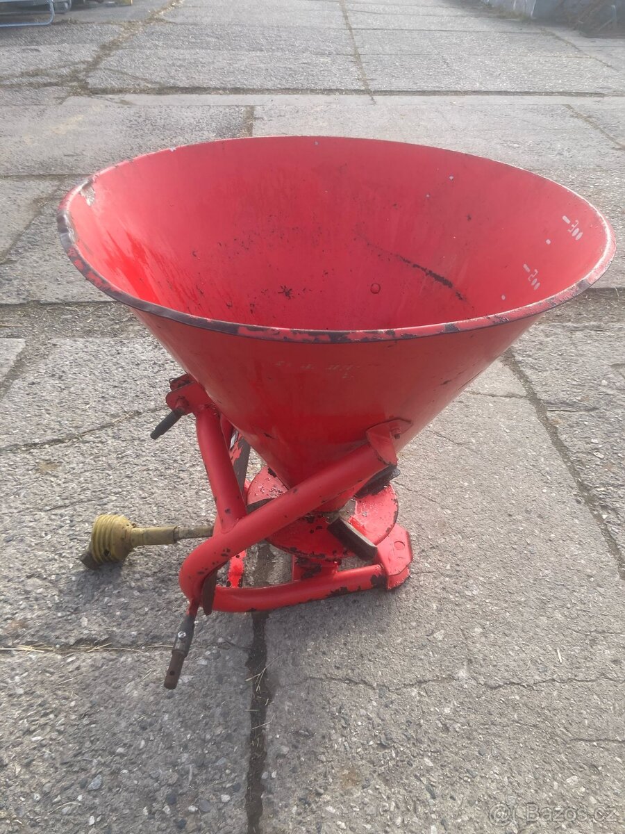 Rozmetadlo Kirchner s náhonem