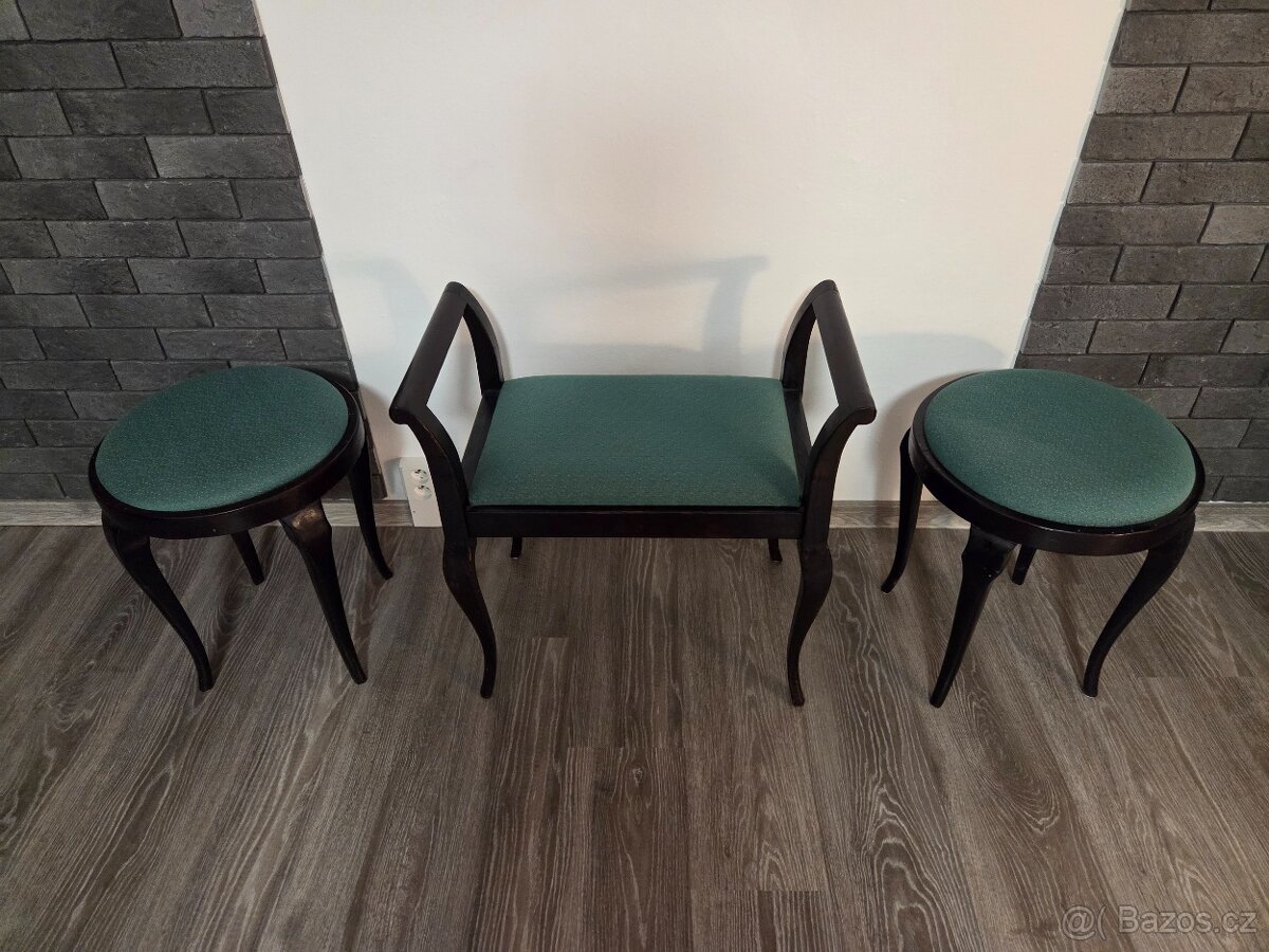 Starozitna sedaci souprava