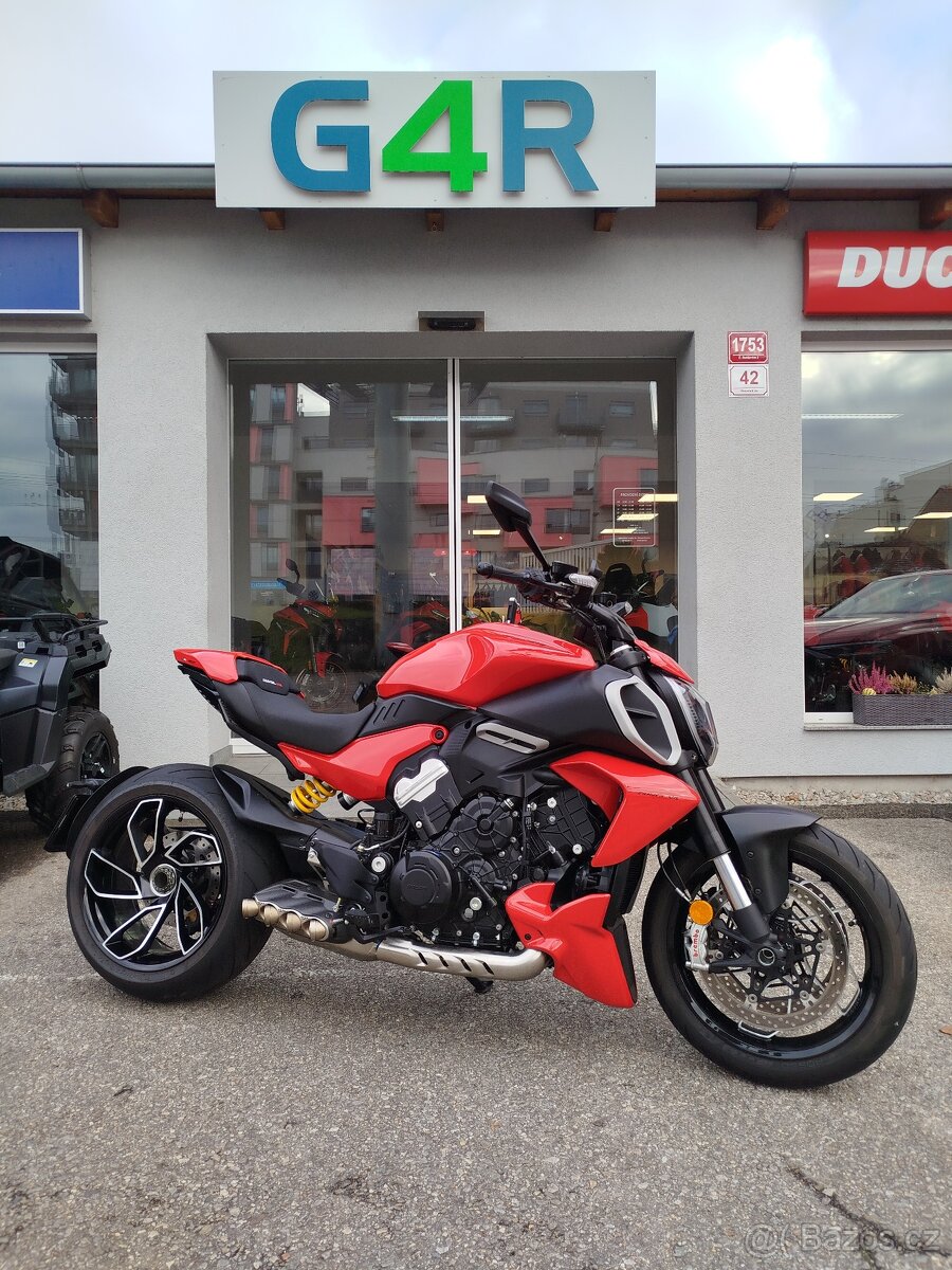 Ducati Diavel V4, ČR, TOVÁRNÍ ZÁRUKA, AKRAPOVIČ
