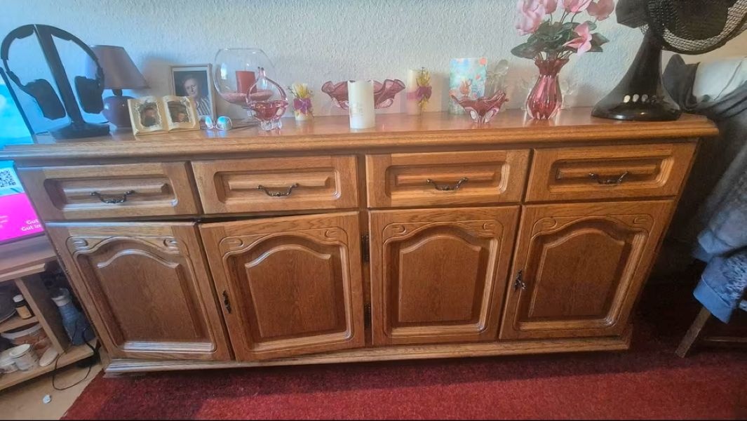 Rustikální komoda masivní