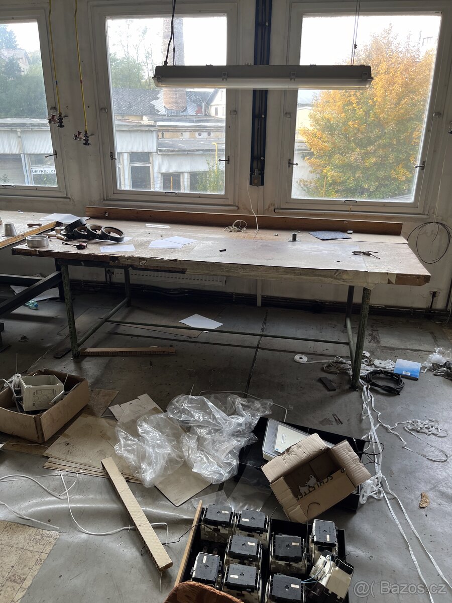 Ponk / dílenský stůl č.6
