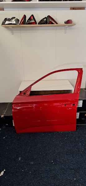 LP-DVEŘE KAMIQ -LEHCE NA OPRAVU