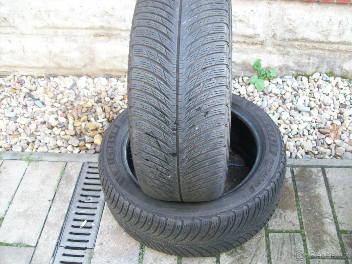 2ks Michelin 235.45.18 98V Superb III / IV