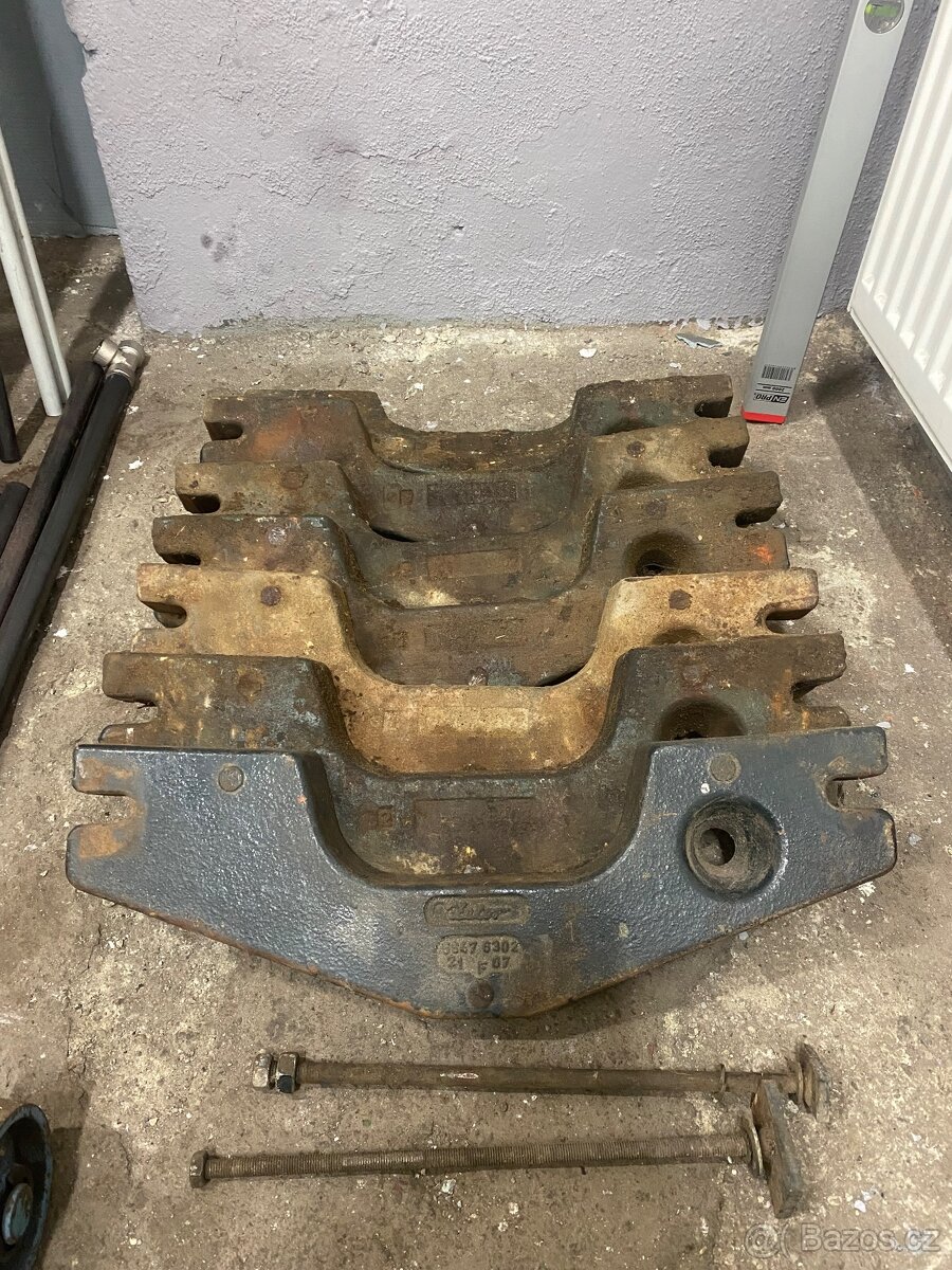 Závaží pod vanu Zetor 7kusů