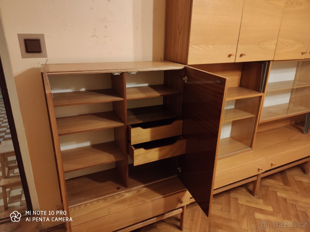 obývací stěna 70. léta