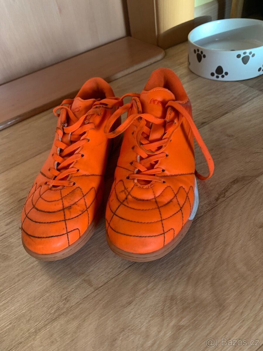 Sálové tenisky Kensis