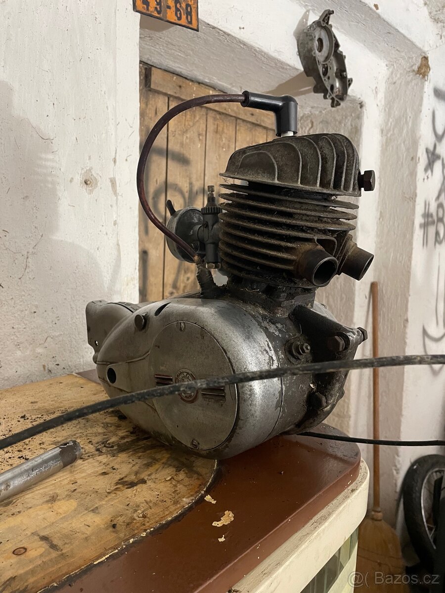 Motor čz 125t