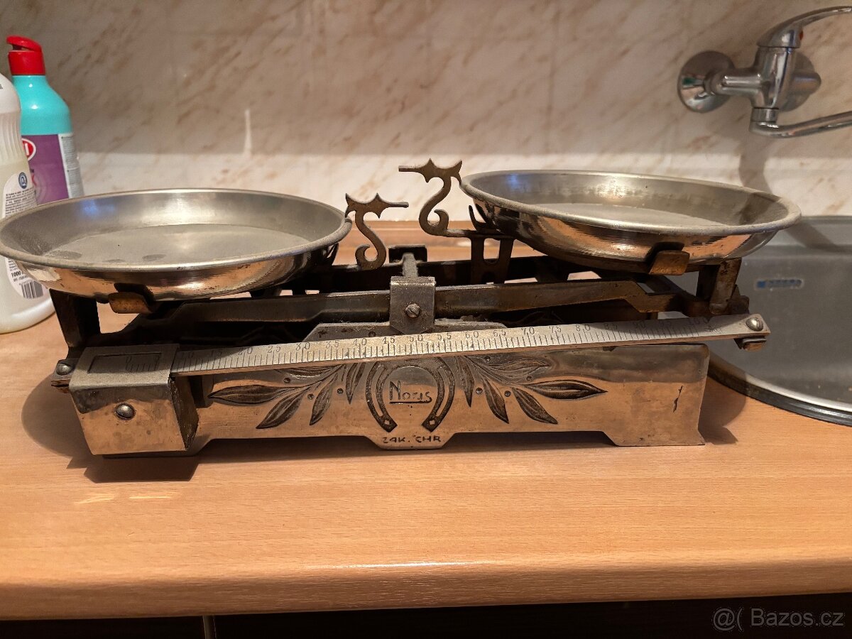 Kuchyňská váha značka Noris