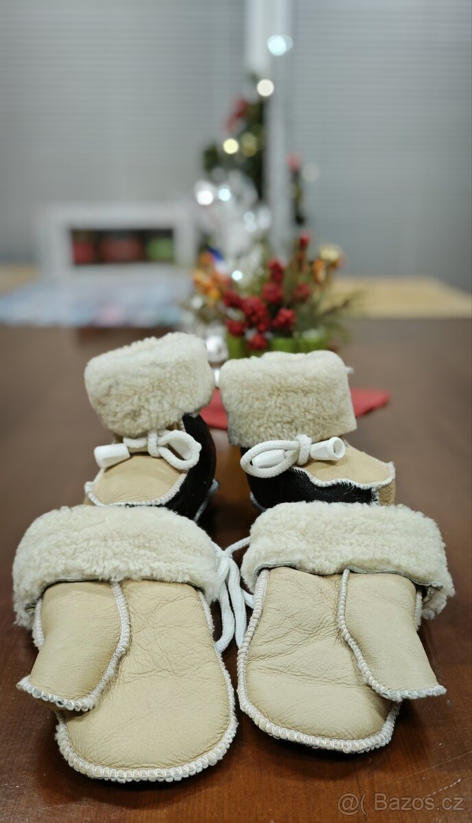 Set kožené rukavičky a botky s ovčí vlnou