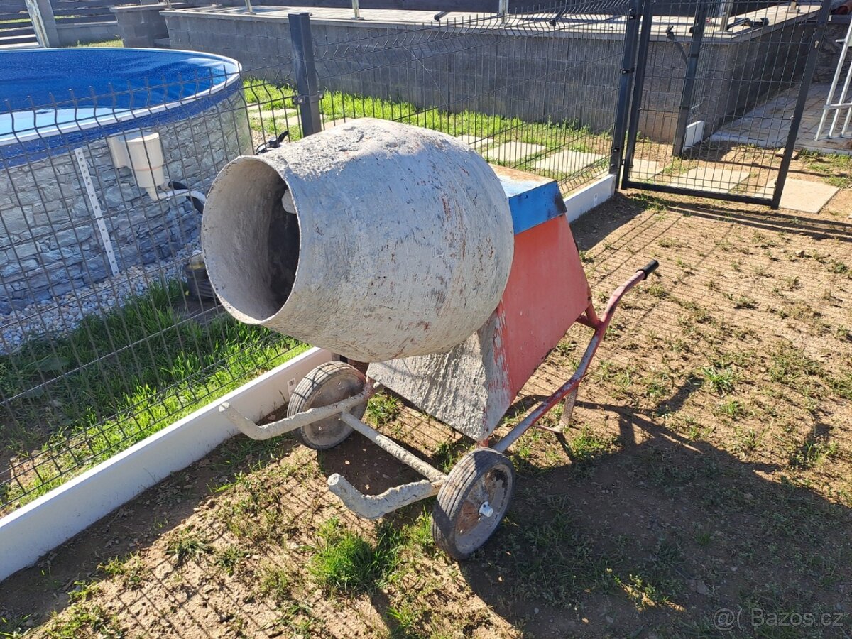 Stavební míchačka