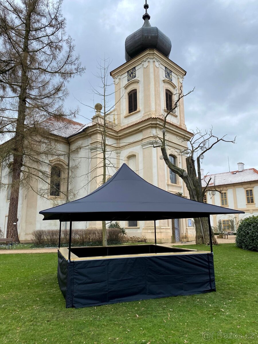 Mobilní nůžkový stan