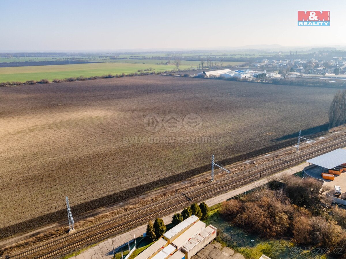 Prodej 3/4 komerčního pozemku, 12845 m², Poděbrady