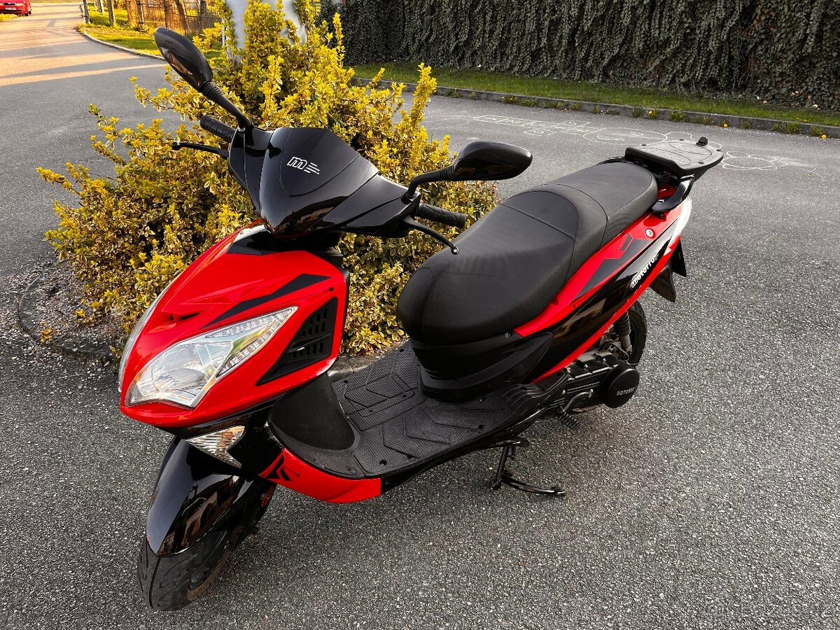 Skútr Motorro sharpy 125 (2017)