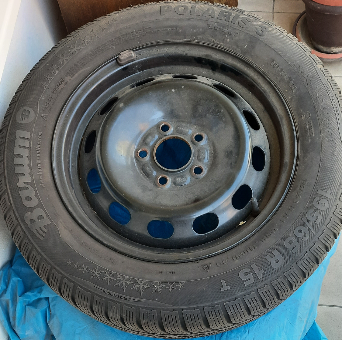 4 disky Ford + zimní pneu