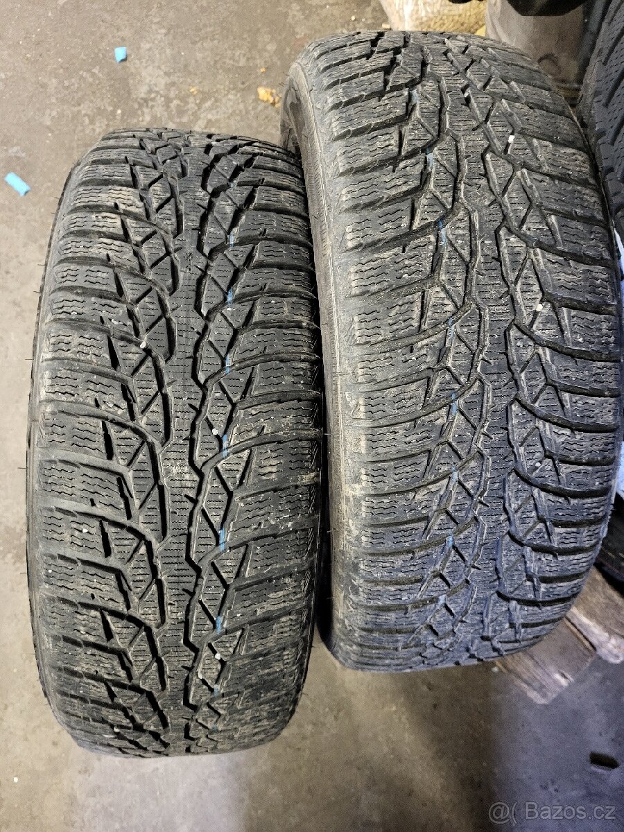 Nokian zimní 205/60 R16 2x