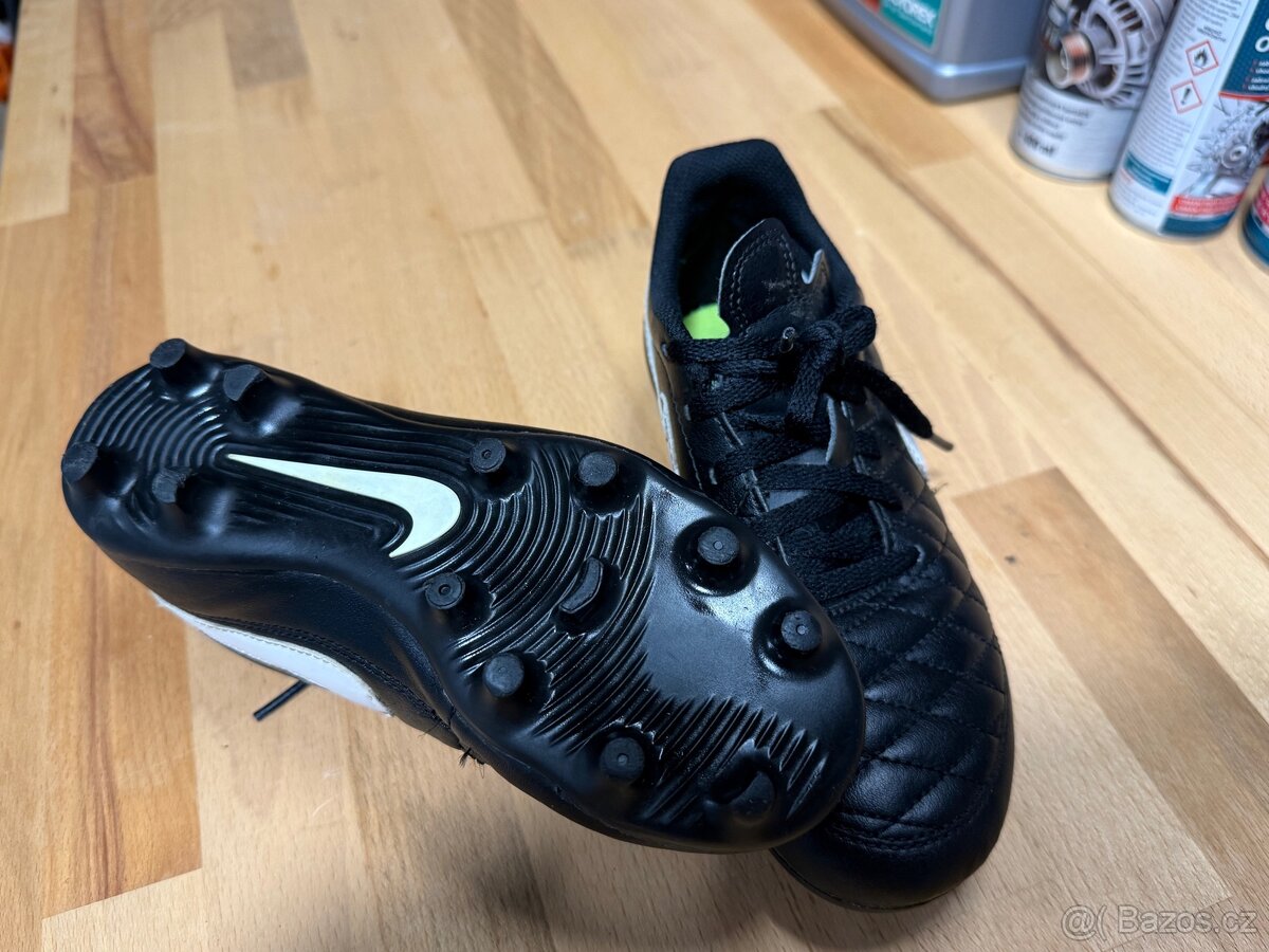 Dětské kopačky NIKE (vel. 33 EUR)