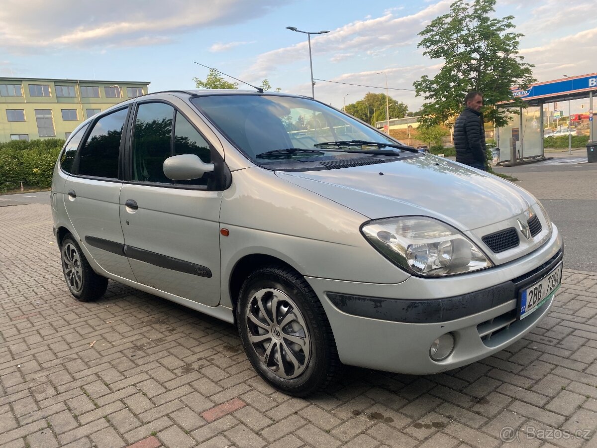 Renault Megan scenik