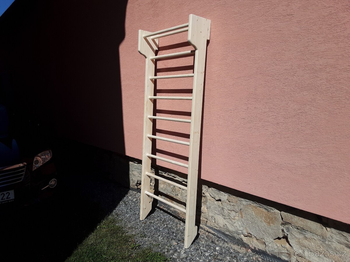 Žebřiny s hrazdičkou
