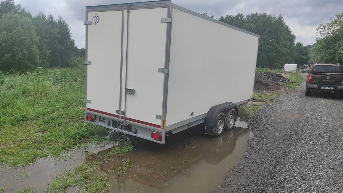 Skříňový Termo vlek 3000kg