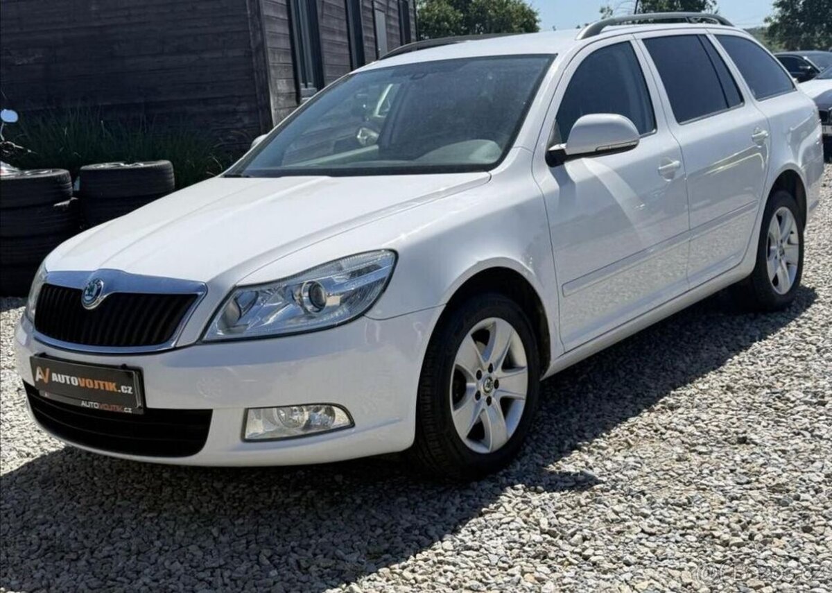 Škoda Octavia 1,6 TDI ELEGANCE,TAŽNÉ,+KOLA nafta manuál