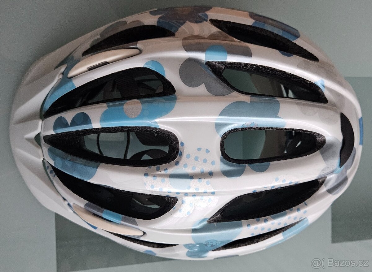 Dívčí cyklistická helma Giro 50-57cm