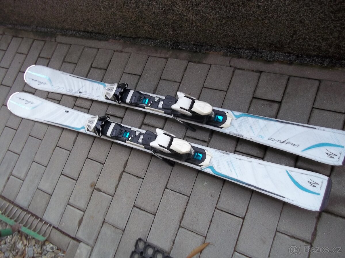 Dámské Carvingové lyže Elan 152 cm