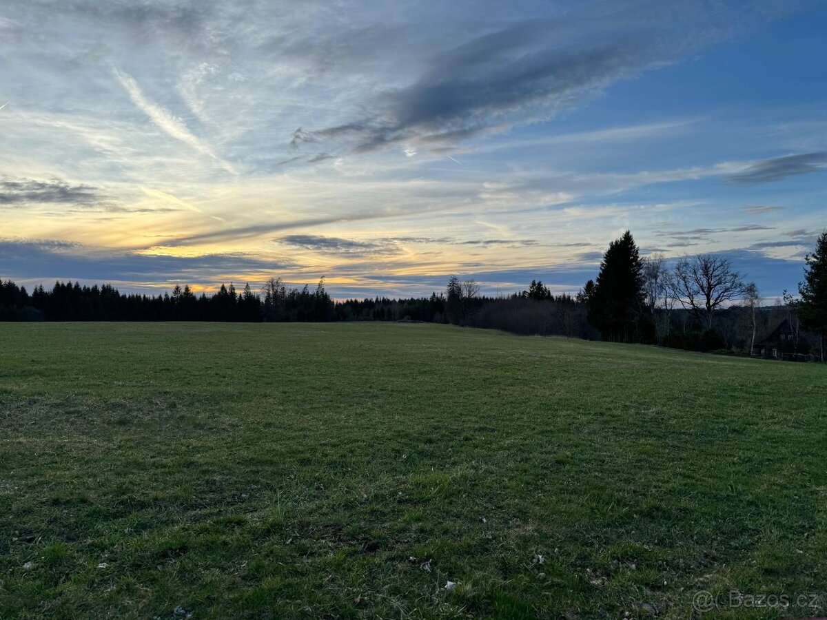 Pozemek v Moravské Svratce