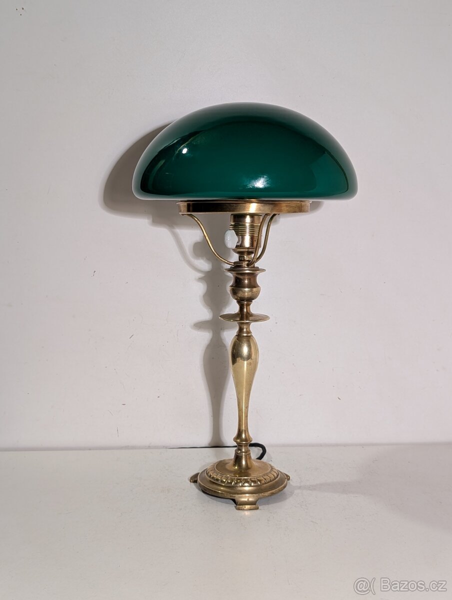 mosazná lampička, lampa, zelené stínidlo, bankéřka