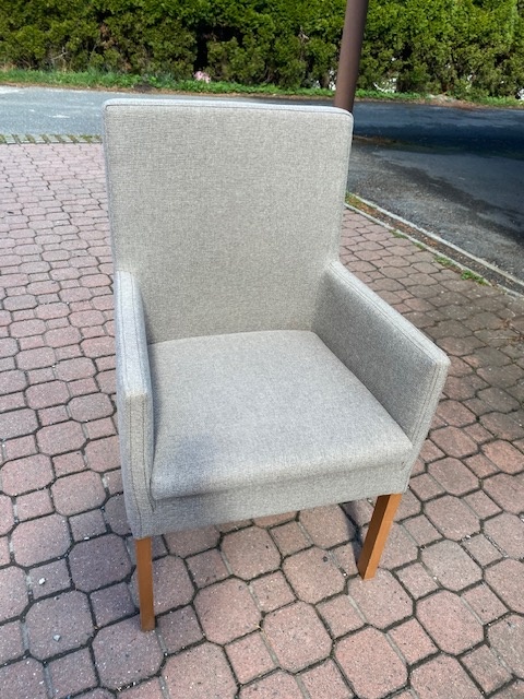 Čalouněné křeslo