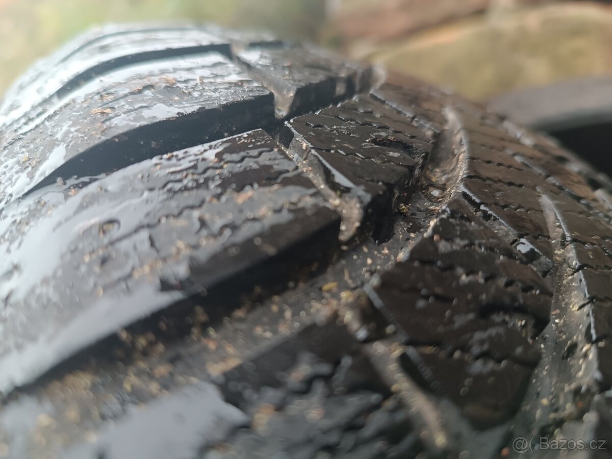 Zimní pneu 205/55r16