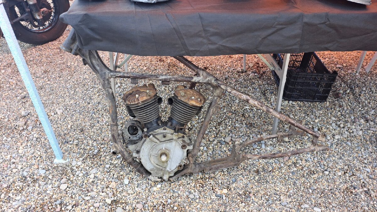 Harley Davidson R 1936 rám, motor, vidlici