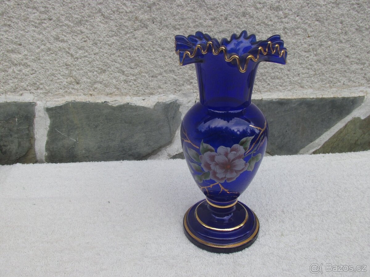 Skleněná ozdobná váza modrá