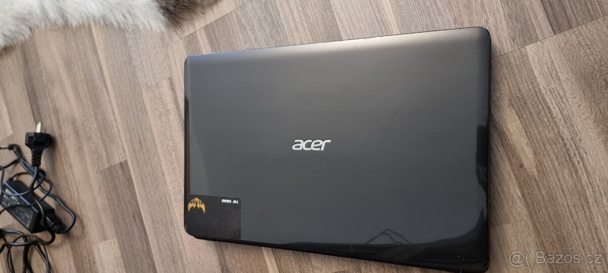 Notebook Acer + příslušenství
