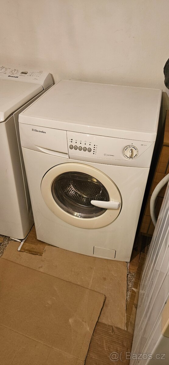 Pračka Electrolux EWF1010 na 5 kg prádla, 1000 ot.