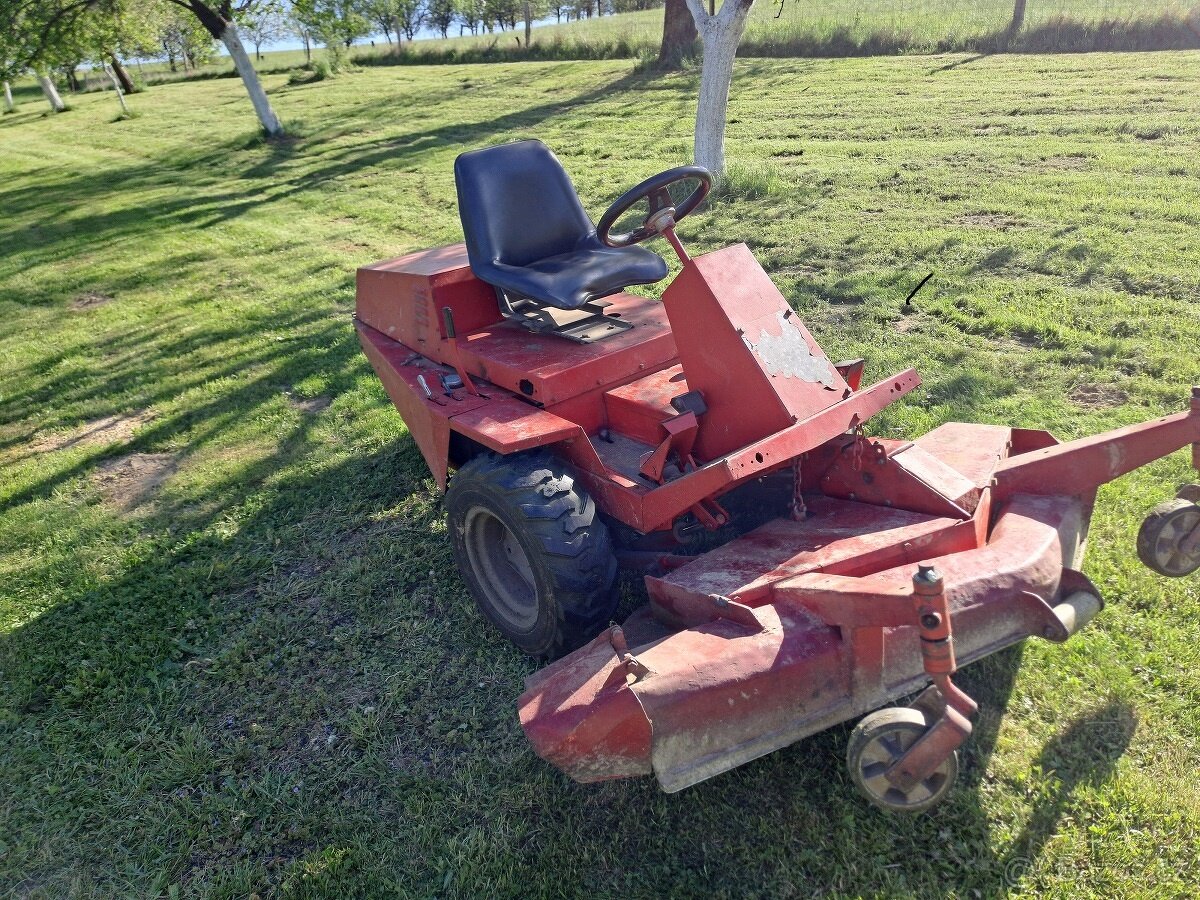 Zahradní traktor, rider