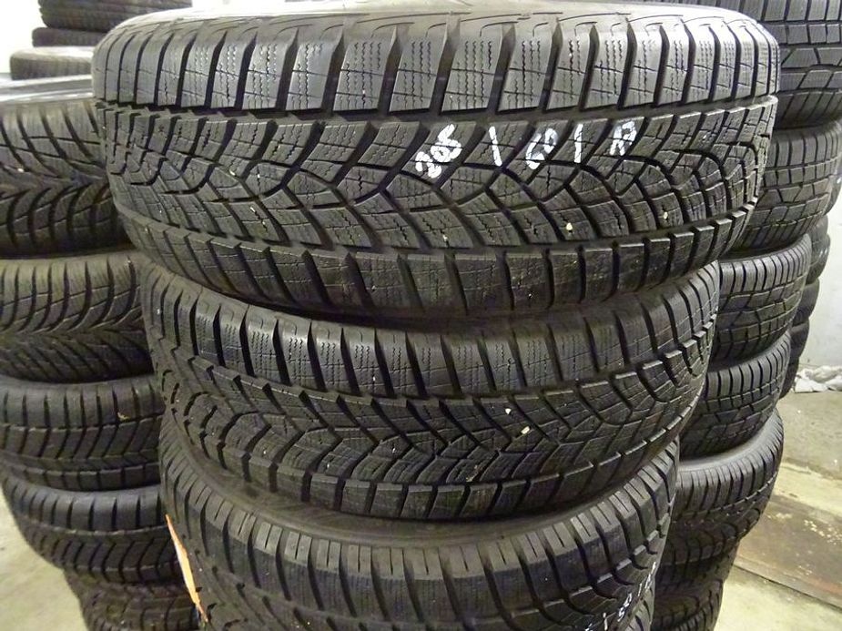 Zimní pneu Goodyear Performance, 205/60/17, 2 ks, 8 mm
