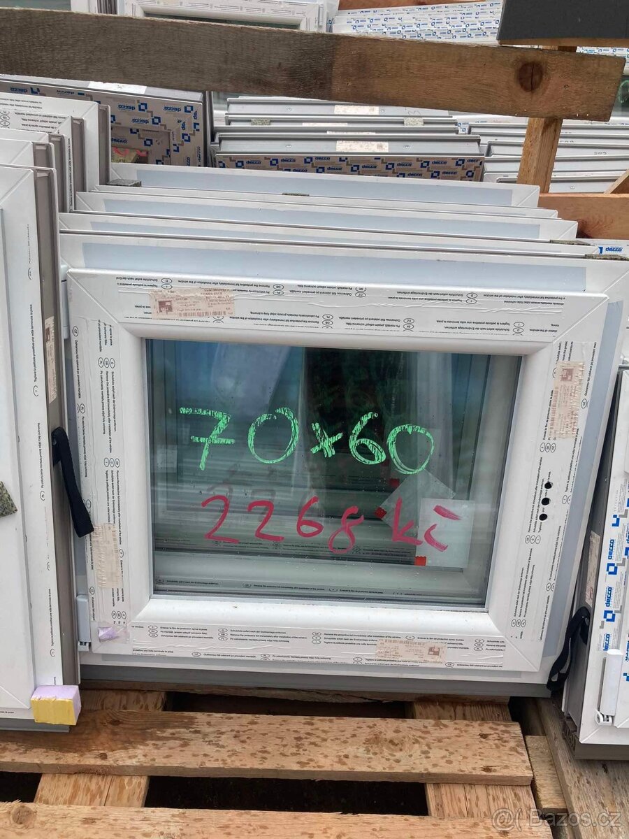 Prodám plastové okno 70x60